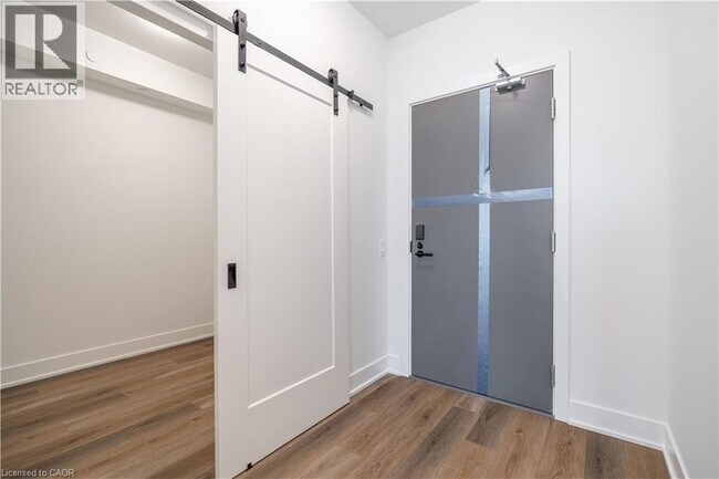 Photo - 2088 James St Unit 1204