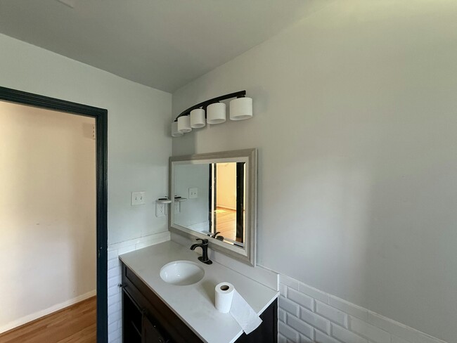 Photo - 615 Coral St