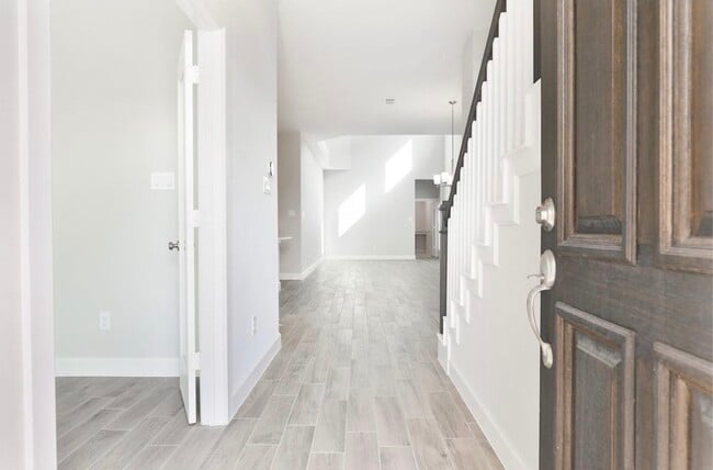 2206 Bridgeport Path Dr
