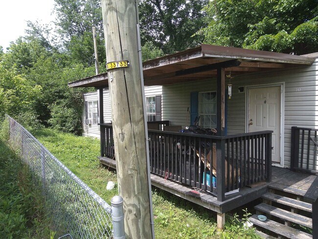 Building Photo - 357 Park Hill Rd