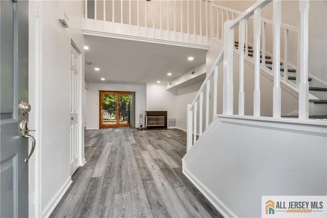 Photo - 130 Winchester Way
