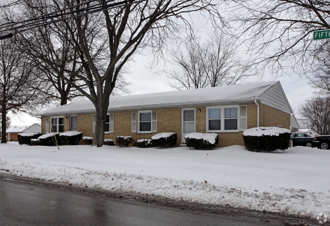 Barber Knolls Community - Barber Knolls Community Apartments