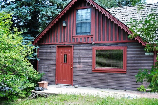 Adorable Cabin on Upper Bear Creek!! - Adorable Cabin on Upper Bear Creek!! Apartamento Unidad A