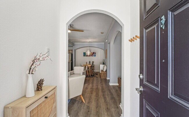 Photo - For Rent- Furnished or Vacant Unidad 2203