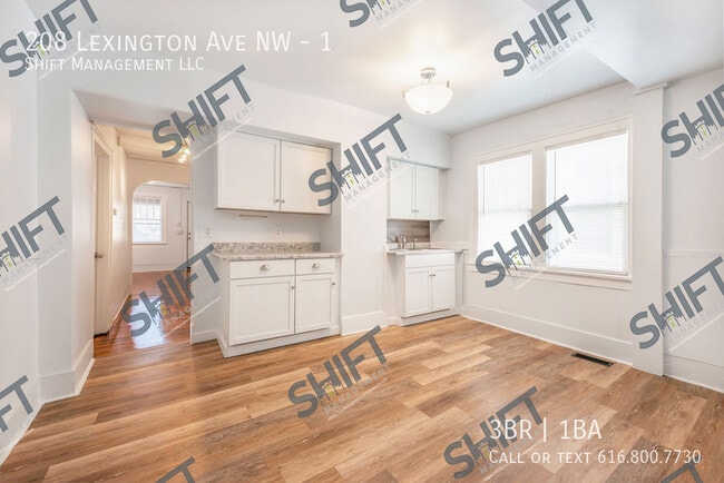 Photo - 208 Lexington Ave NW