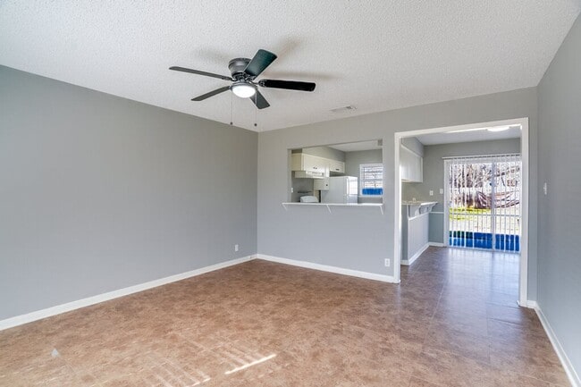 Photo - 6702 Esther Dr