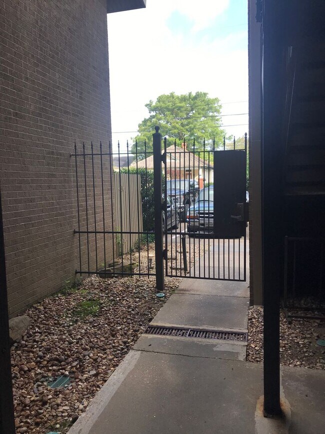 1301 St John St Unidad 1301 St. John Street Apt 104