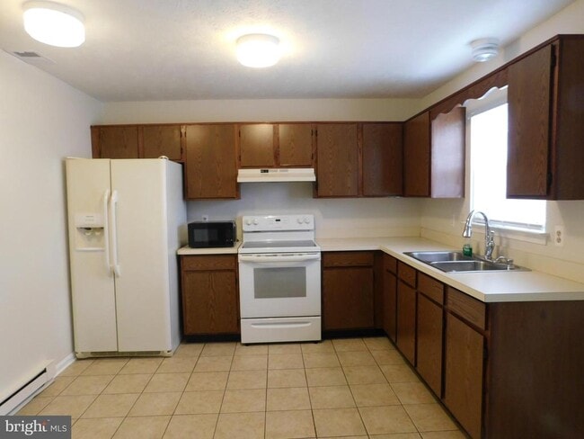 Photo - 248 Waterford Ln