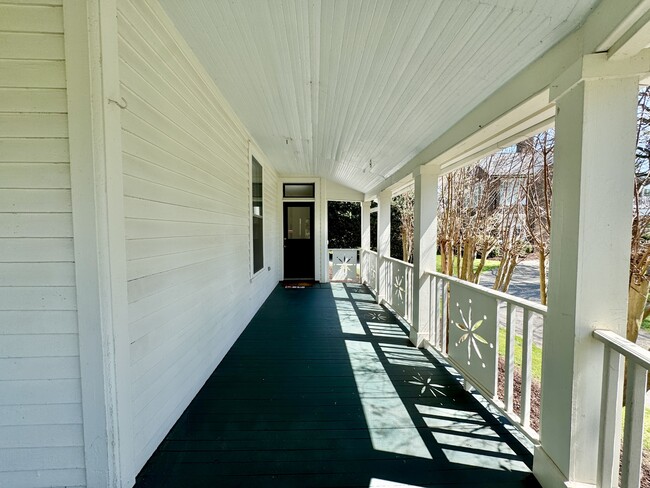 Photo - 506 Mayes Ave