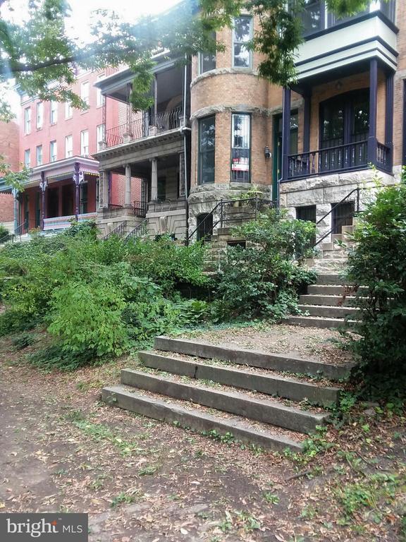 Photo - 2012 Mt Royal Terrace