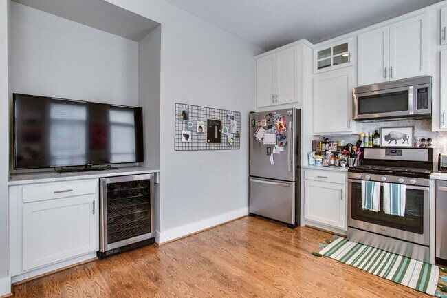 Photo - Marvelous Modern Mt Vernon Two-Bedroom!