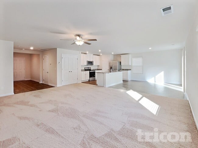 Photo - 2136 Southlea Dr