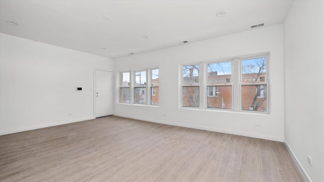 Photo - 2353 N Springfield Ave Unit 2