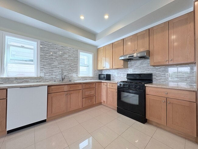 Building Photo - 109 Hillcrest Dr