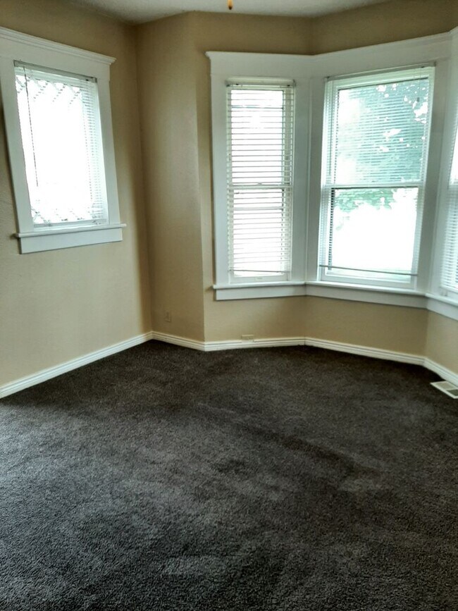 Photo - (1600 7th Ave)