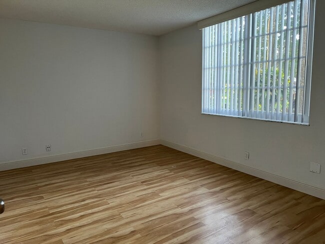 Photo - Pretty 1st Floor Davie Condo