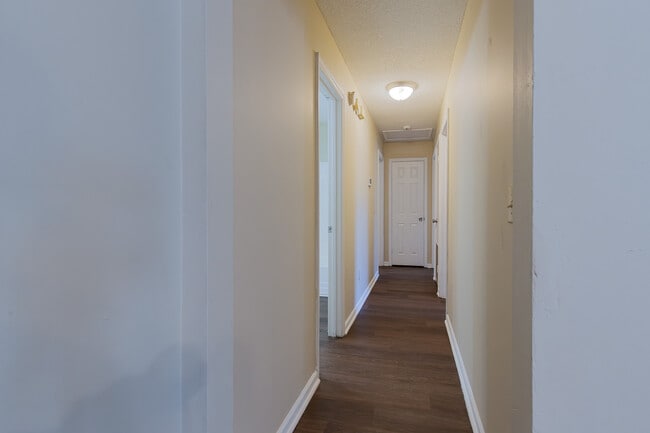 Photo - 615 Scott St