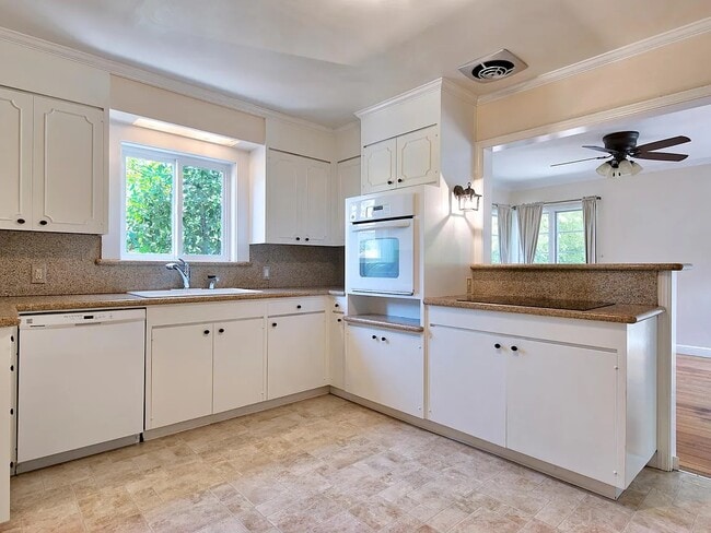 Photo - 7 Cypress Ave