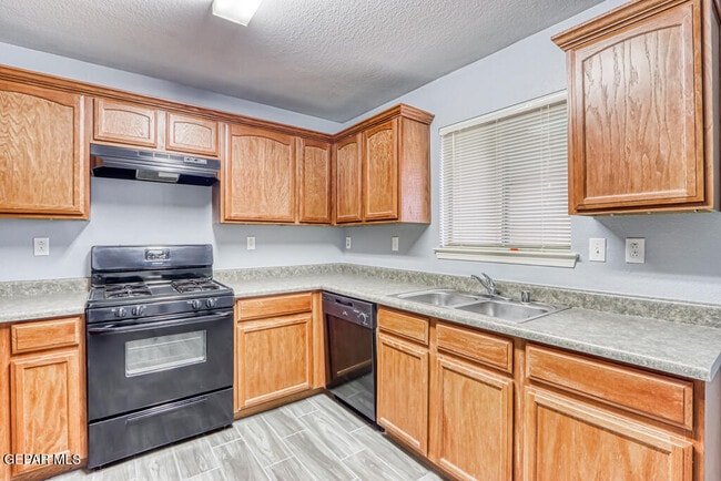 Photo - 14310 Gil Reyes Dr