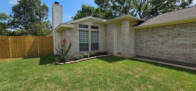 Building Photo - 10538 Twin Circles Dr