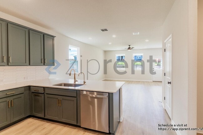 Photo - 214 Lake Shore Dr