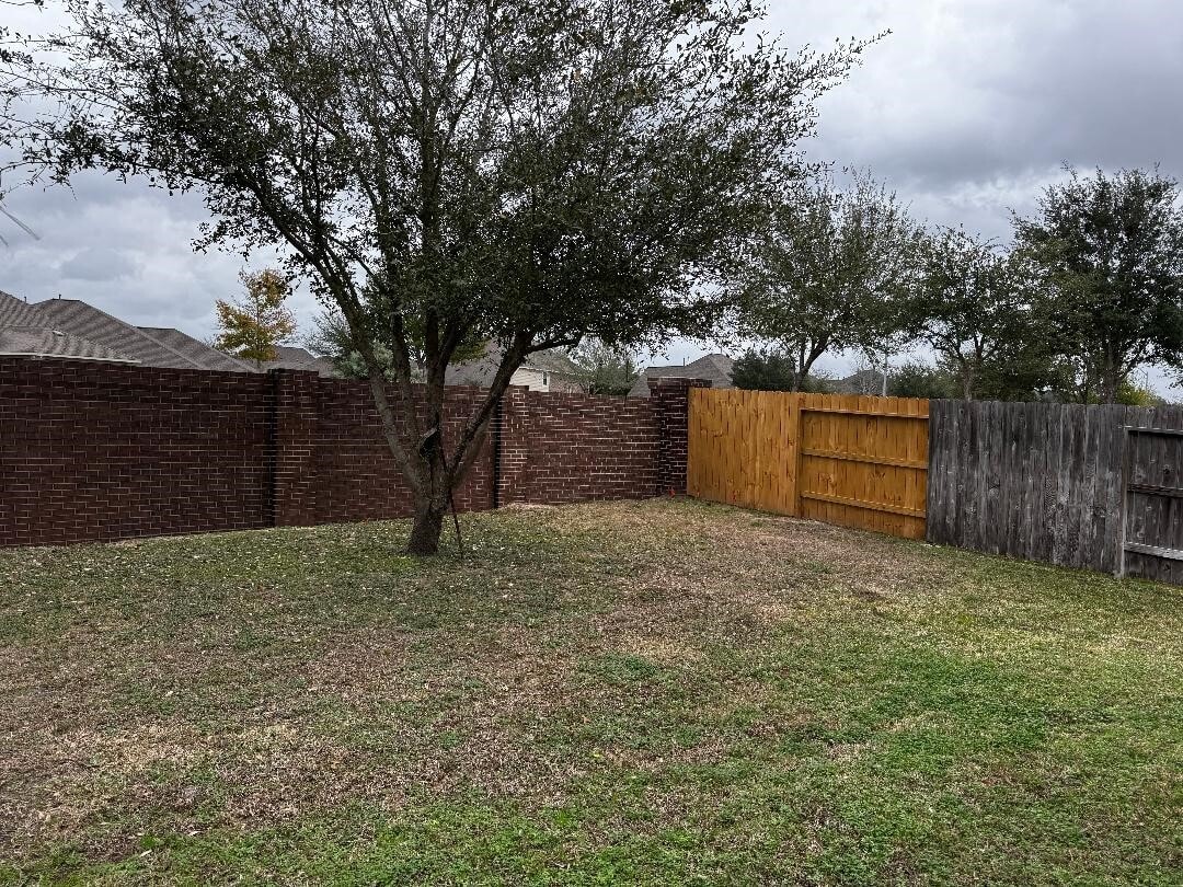 Photo - 18122 Glenlyon Dr