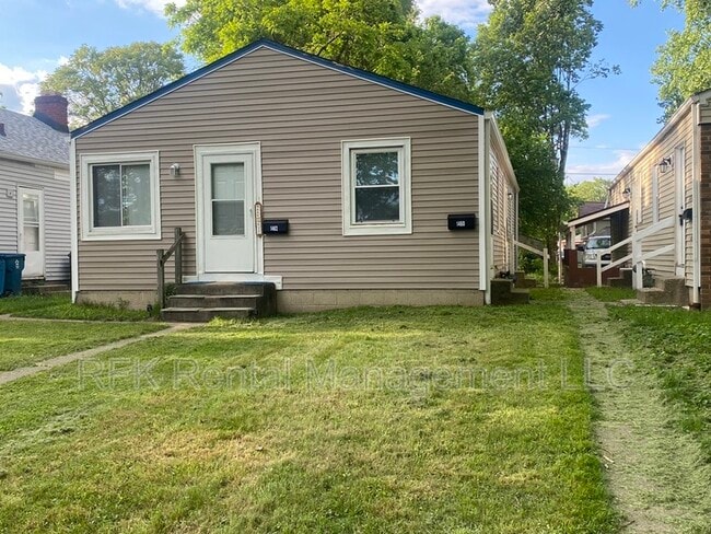 Photo - 1460 W 32nd St