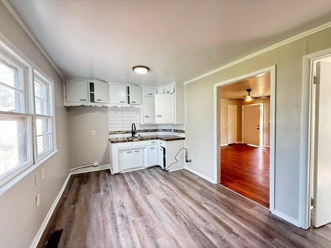 Photo - 1601 SE 60th St