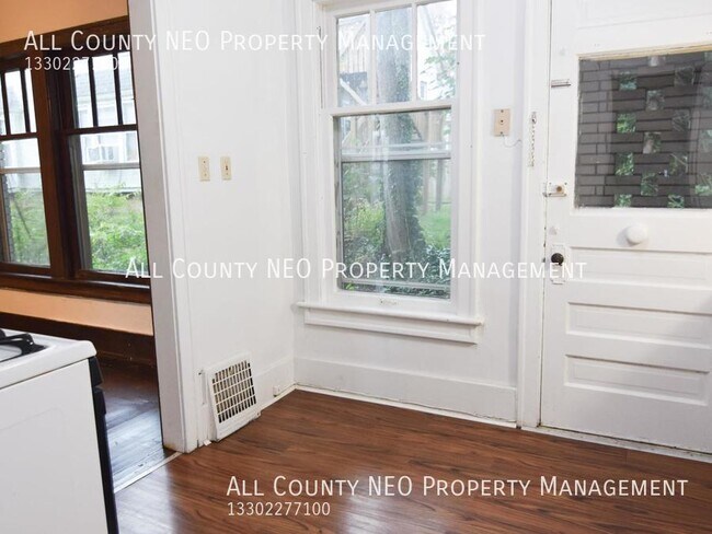 Photo - 557 Fairfield Ave
