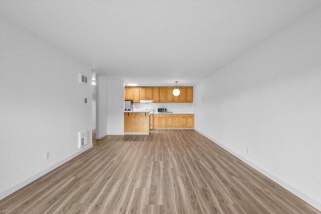 Photo - 960 Shorepoint Ct Unit 306