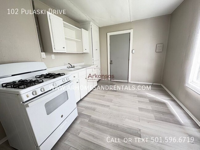 Photo - 102 Pulaski Dr