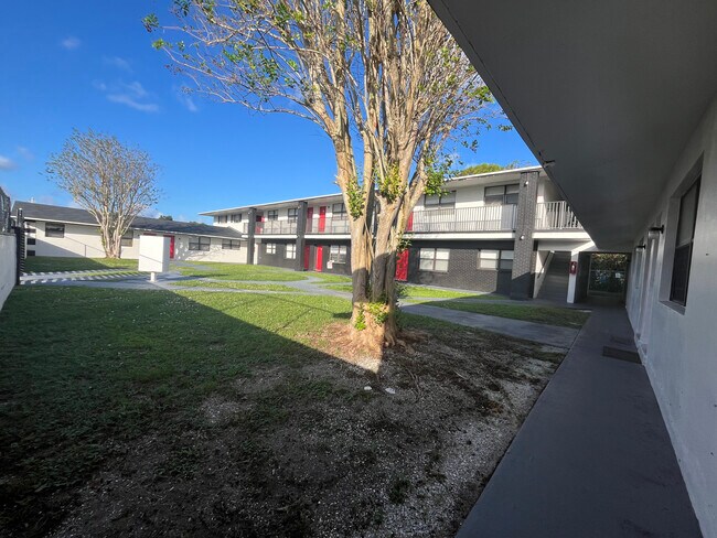 Photo - 1610 N 25th St Unidad 9