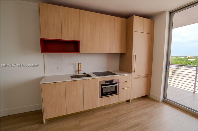 Photo - 90 NE 32nd St Unidad 824