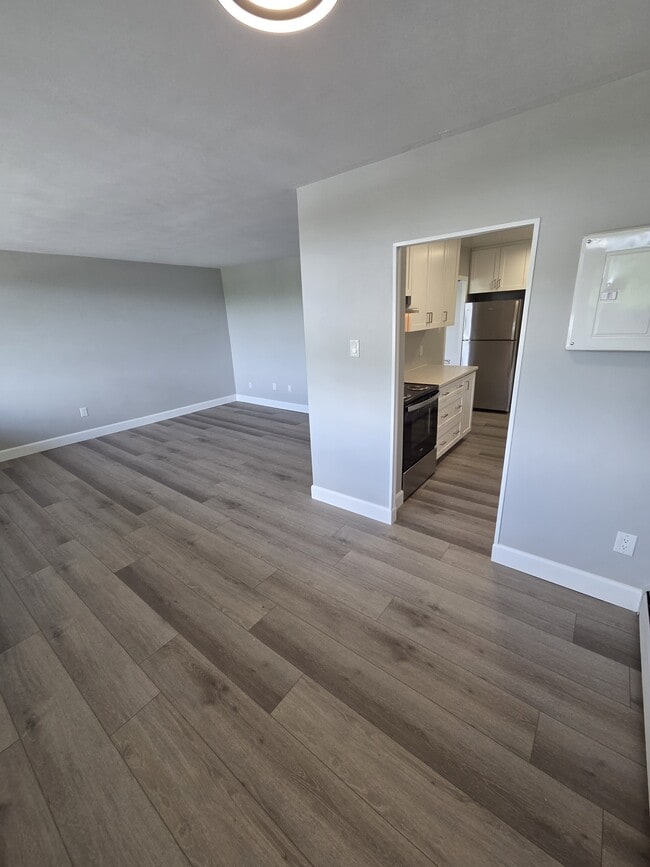 Photo - 1061 Queen's Blvd Unité 307