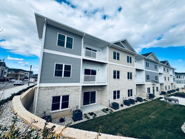 Building Photo - Brand New Luxury Condo - Top Floor