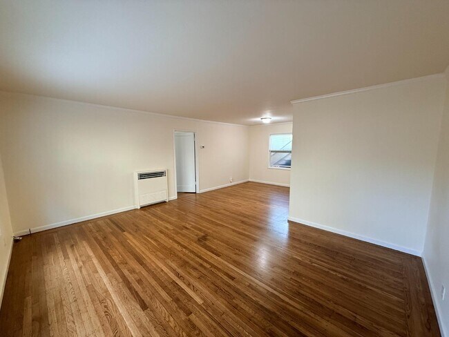 Building Photo - 816 Cowper St