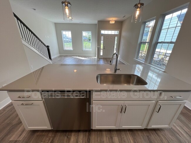 Photo - 577 Steinbeck Pl
