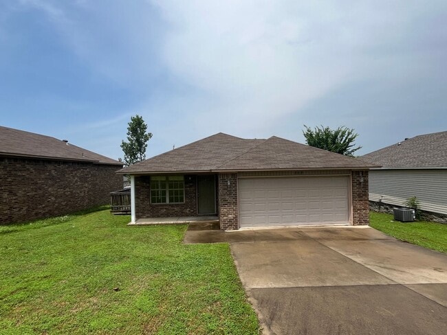 Building Photo - 808 W 13th St