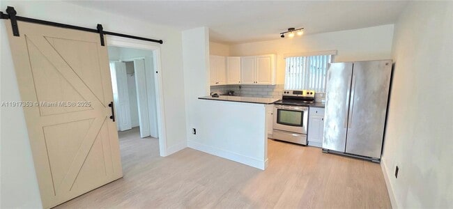 Photo - 1540 NE 118th St Unit B