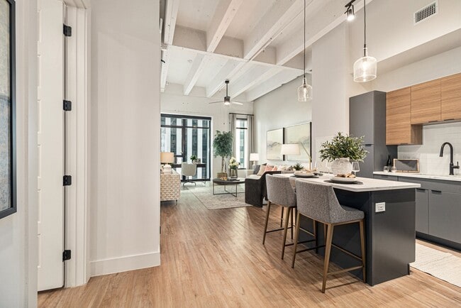 Photo - 1801 Smith St