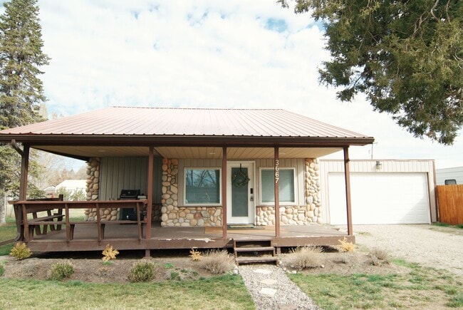 Building Photo - Cozy 4 Bed, 2 Bath Home in Ucon!