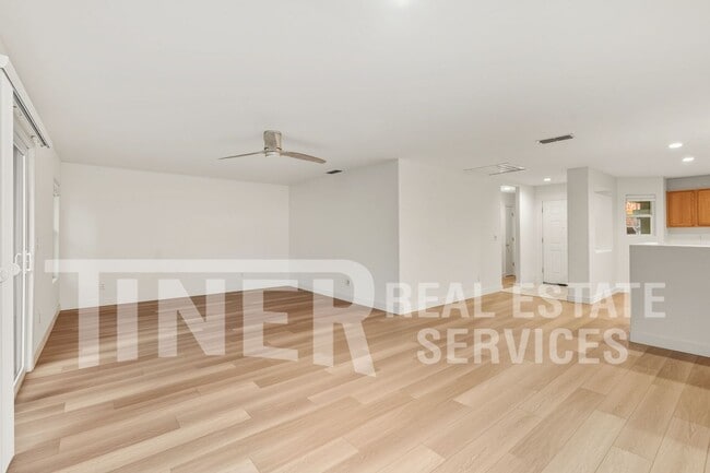 Photo - 4257 Stromford Way