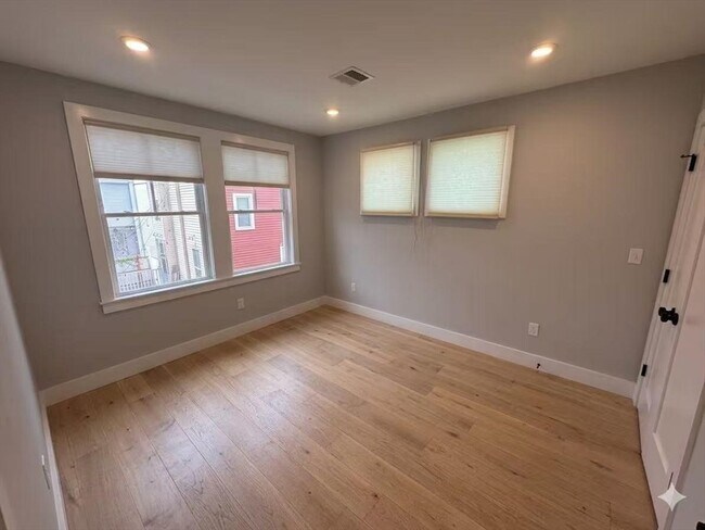 Photo - 83 Alpine St Unit 3