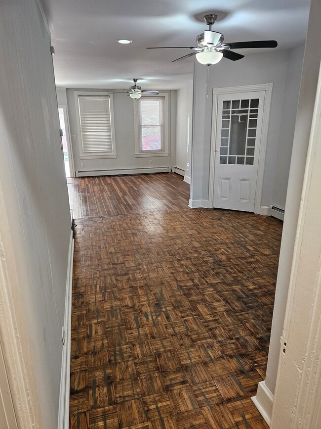 Photo - 721 W Oak St