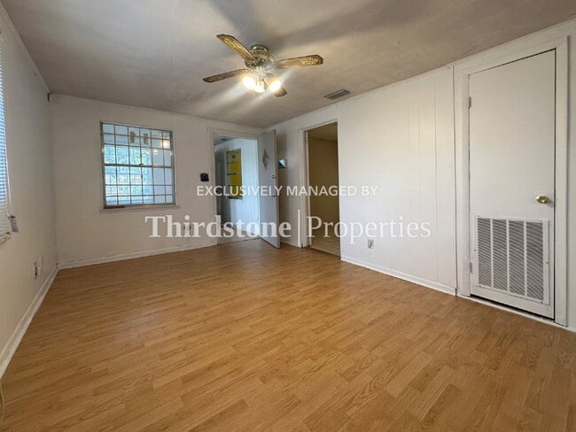 Photo - 3317 Jones St