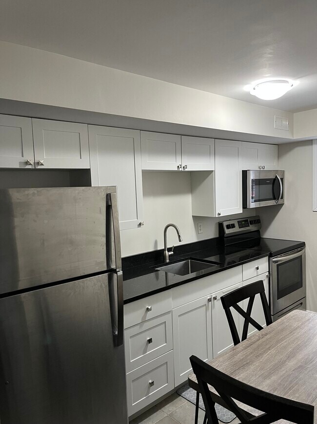 Photo - 635 Chippawa St