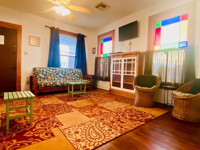 Photo - 2528 Ave Q 1/2