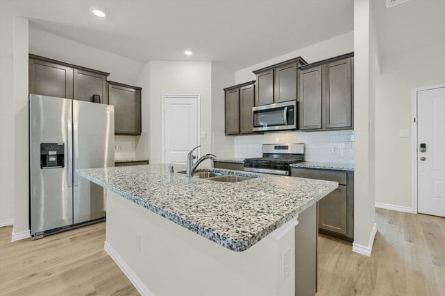 Photo - 804 Honey Maple St