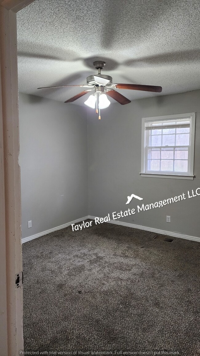Photo - 109 Doris Ln