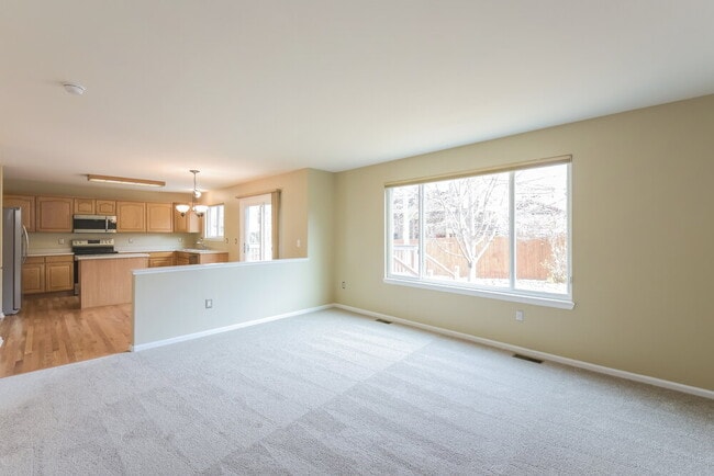 Photo - 5544 S Wenatchee St
